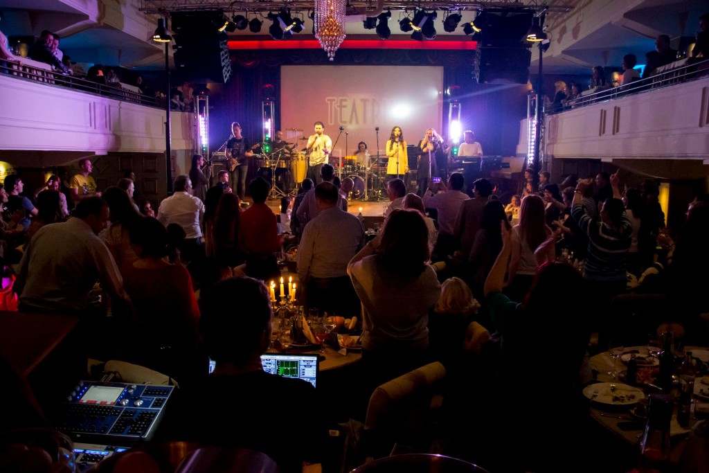 inchiriere sunet si lumini spectacol